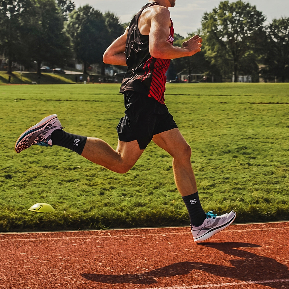 DYS.SPORT Men's Performance Training Socks | Anti-Slip Crew Socks for Running & Fitness