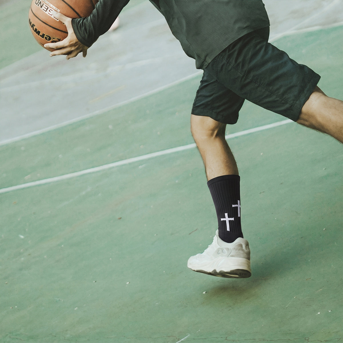 DYS.SPORT Men's Cotton Athletic Socks | Cushioned Terry Crew Socks with Grip for Soccer & Training