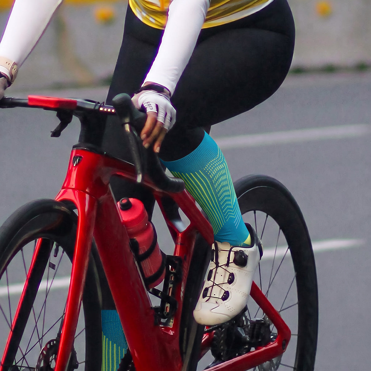 DYS.SPORT Compression Cycling Socks | Quick-Dry Nylon Bike Socks with Arch Support